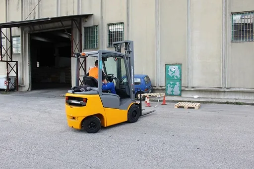 Patentino per carrelli elevatori